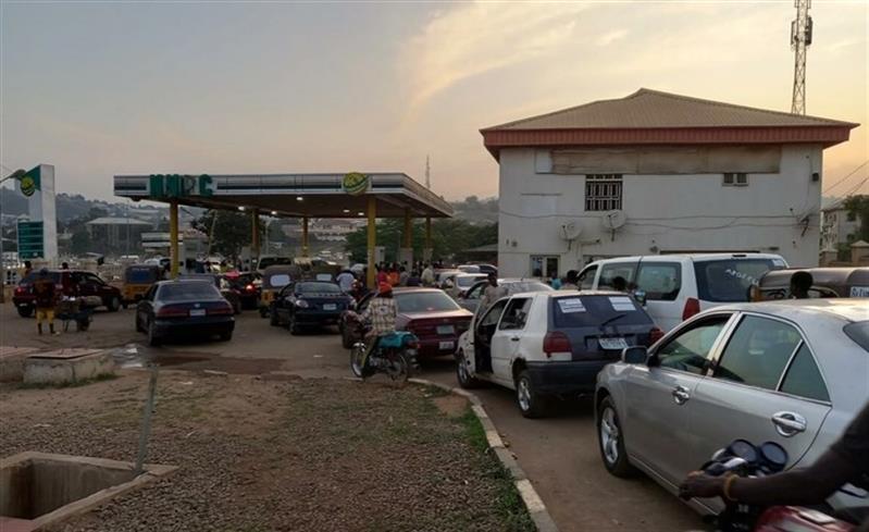 África enfrenta escassez de combustível e preços do gasóleo e gasolina disparam