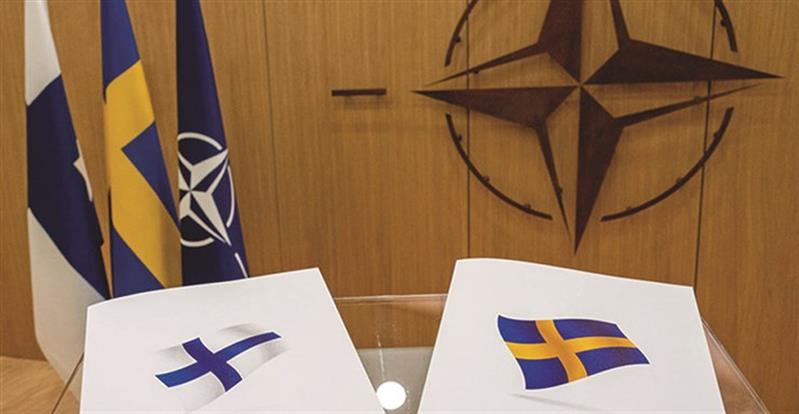 Finlândia e Suécia entram na NATO com a Rússia em fundo