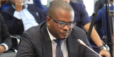 Gana: Ministro adjunto das Finanças demitido após ser filmado a pedir subornos