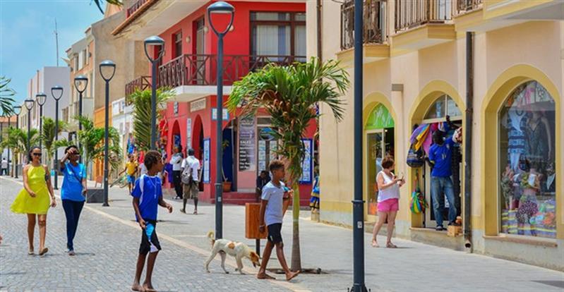 Taxa turística financia combate à pobreza extrema em Cabo Verde