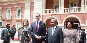 Reis de Espanha terminam visita histórica a Angola