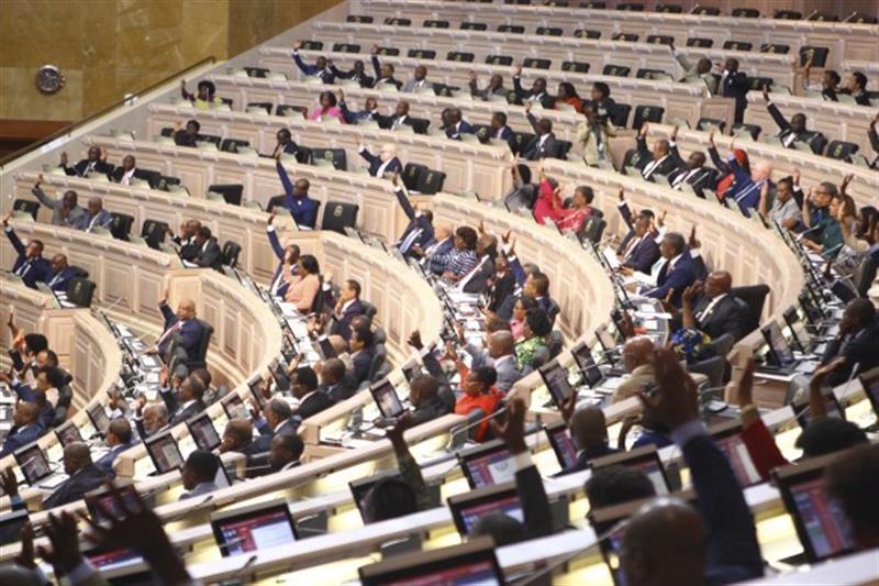 MPLA e UNITA aprovam primeiro "Código Penal genuinamente angolano"
